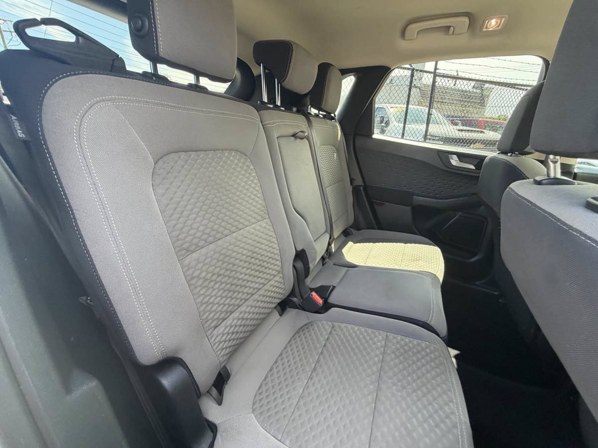 Used 2020 Ford Escape SE FWD image 25
