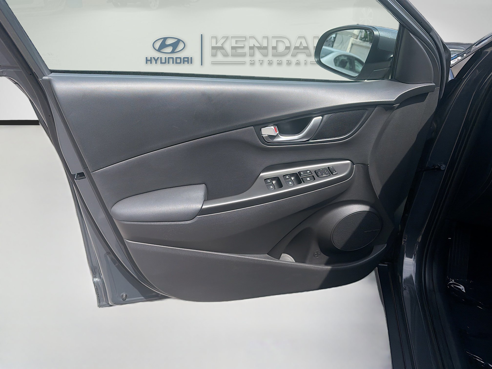 Used 2023 Hyundai Kona Limited w/ Cargo Package FWD image 18