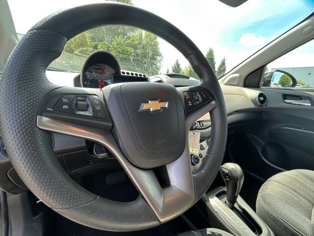 Used 2015 Chevrolet Sonic LT w/ Fun and Sun Package FWD image 20