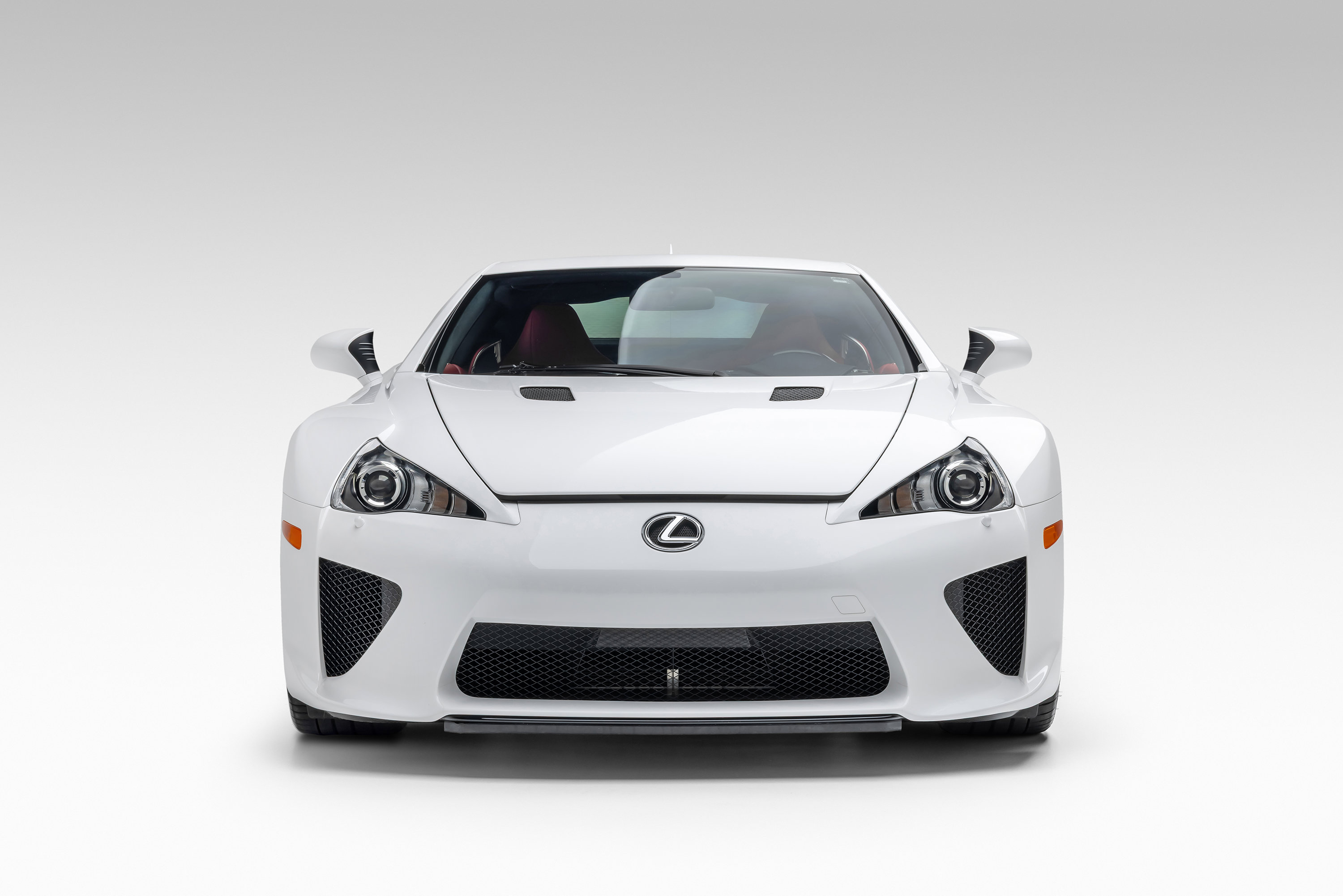Used 2012 Lexus LFA RWD image 8