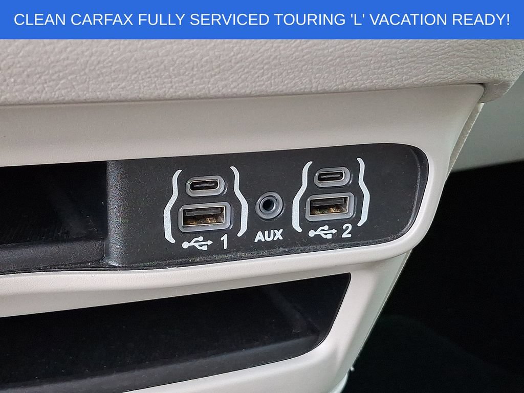 Used 2023 Chrysler Pacifica Touring-L FWD image 23