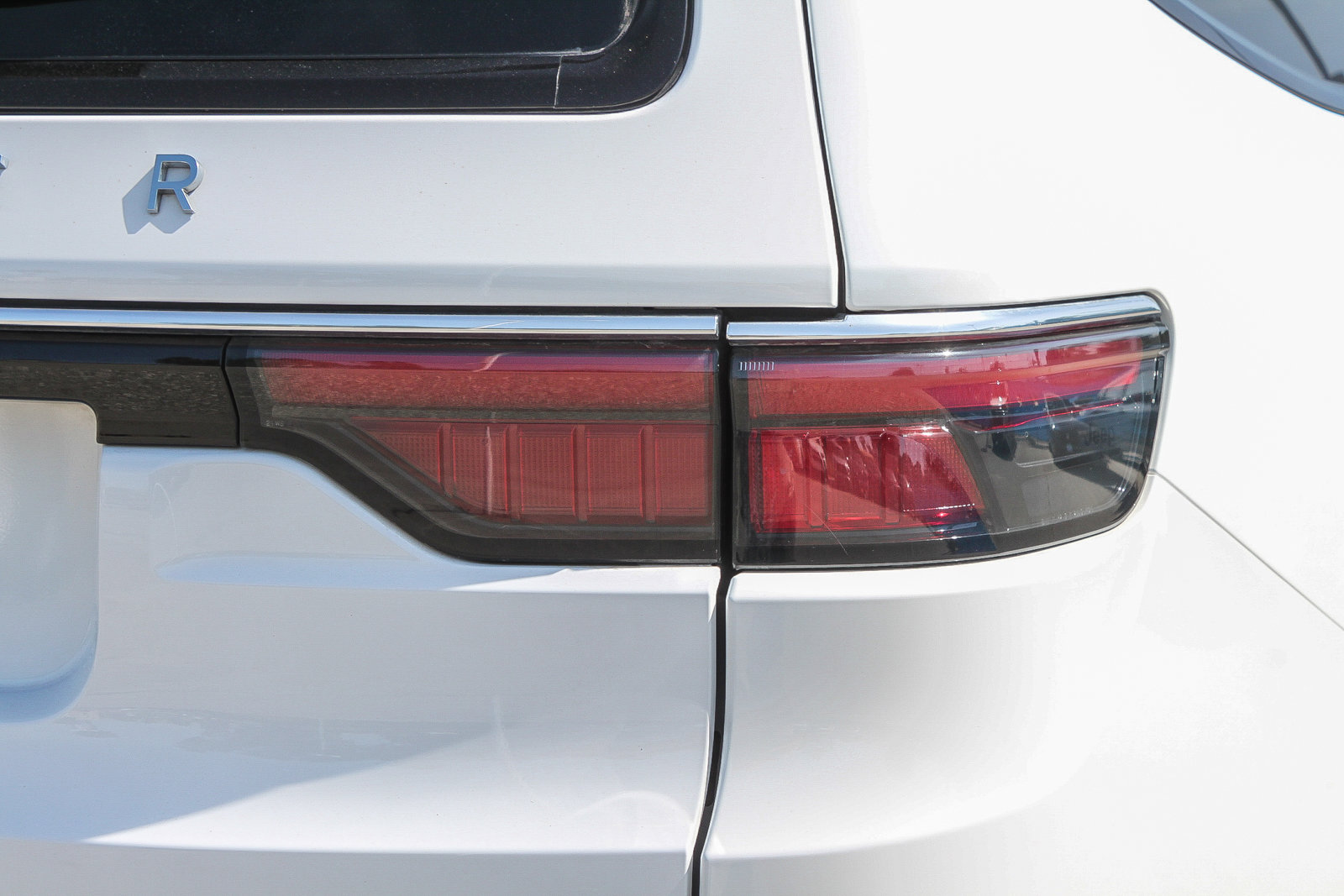 Used 2023 Jeep Wagoneer L Series III w/ Premium Group I image 10