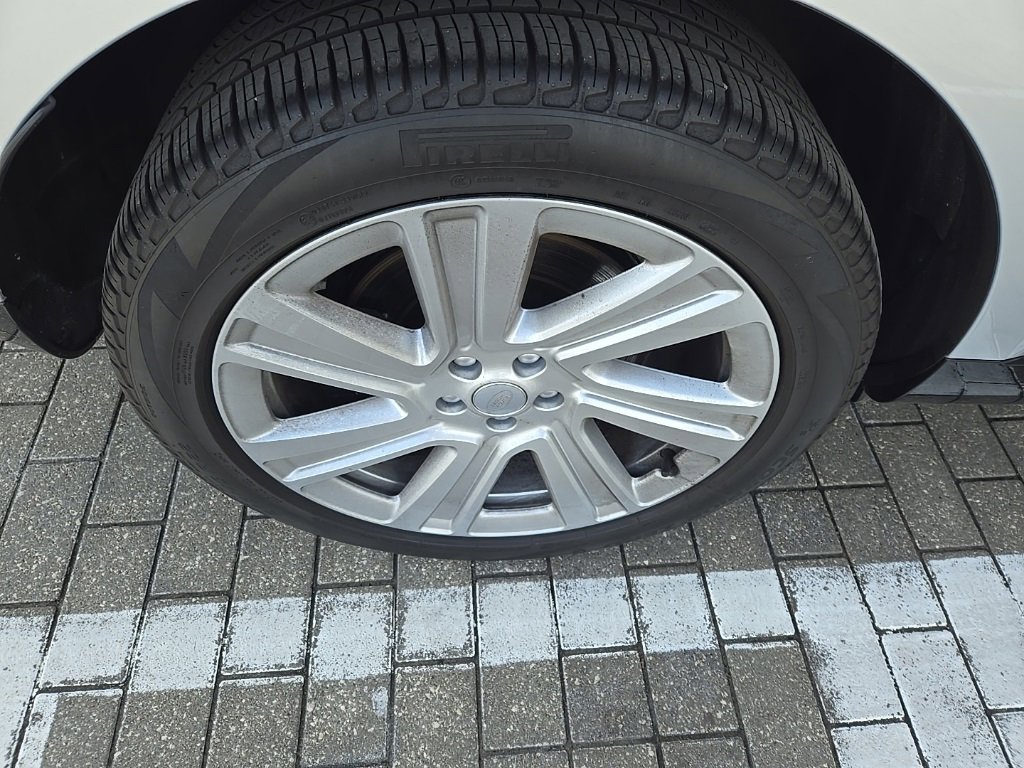 Used 2023 Land Rover Range Rover SE image 12