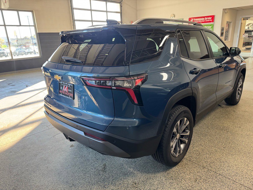 Used 2025 Chevrolet Equinox LT w/ Convenience Package II image 5