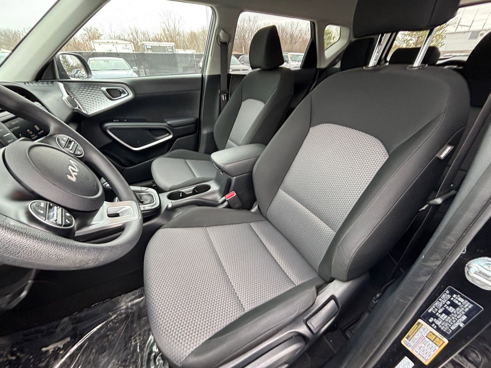 Used 2025 Kia Soul LX w/ LX Technology Package image 24