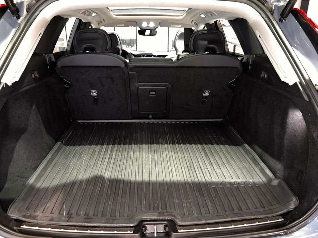 Used 2023 Volvo XC60 B5 Plus w/ Climate Package image 20