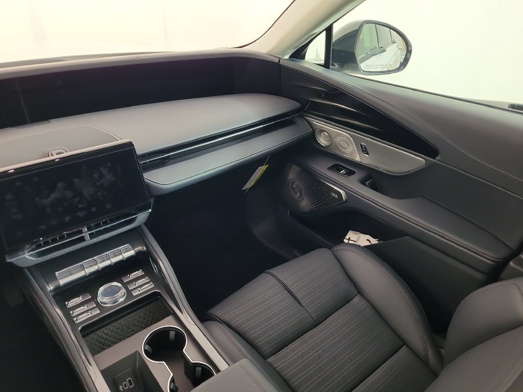 New 2026 Lincoln Nautilus Reserve AWD/4WD image 9