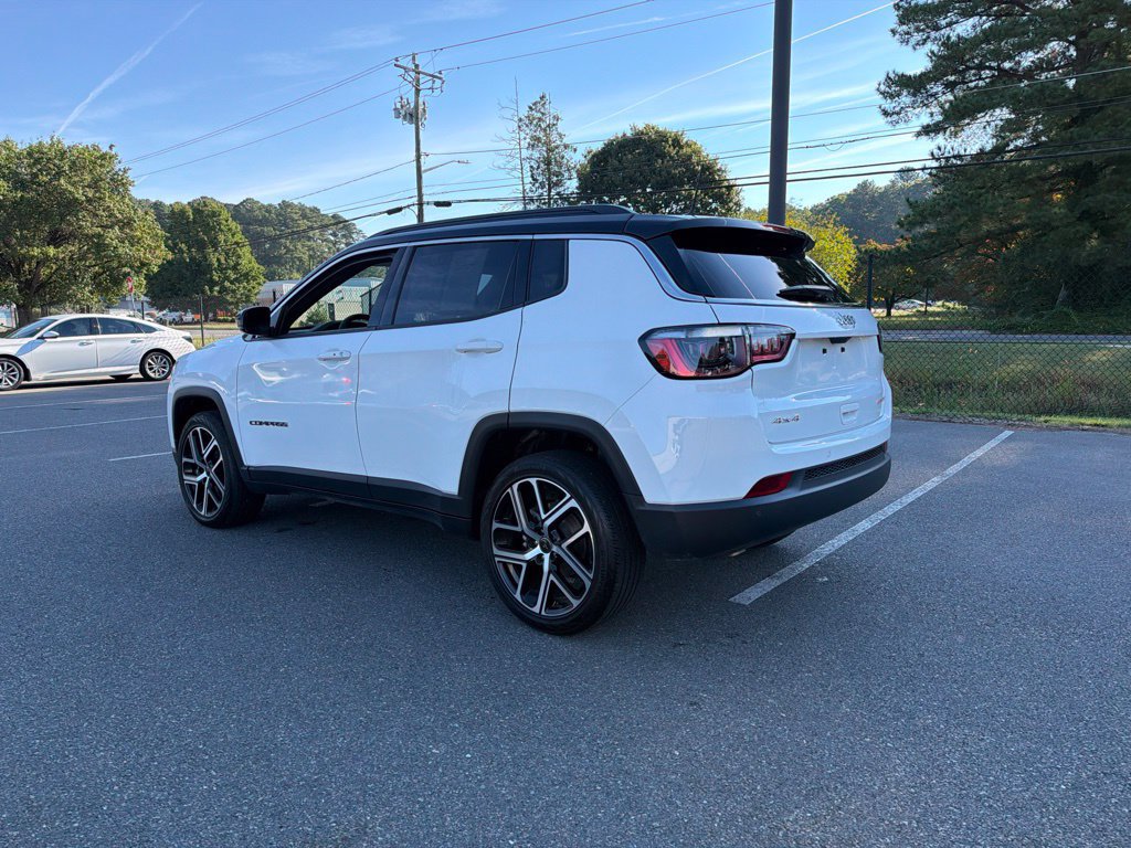 Used 2025 Jeep Compass Limited AWD/4WD image 7