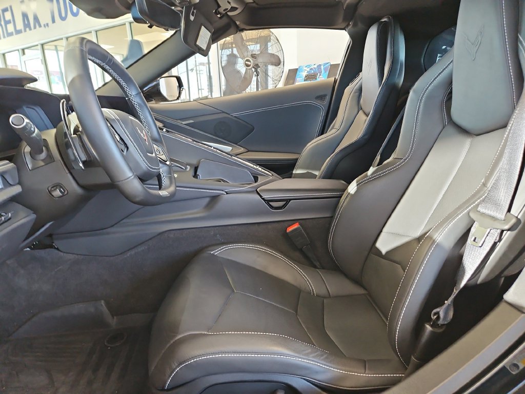 Used 2025 Chevrolet Corvette Z06 RWD image 13