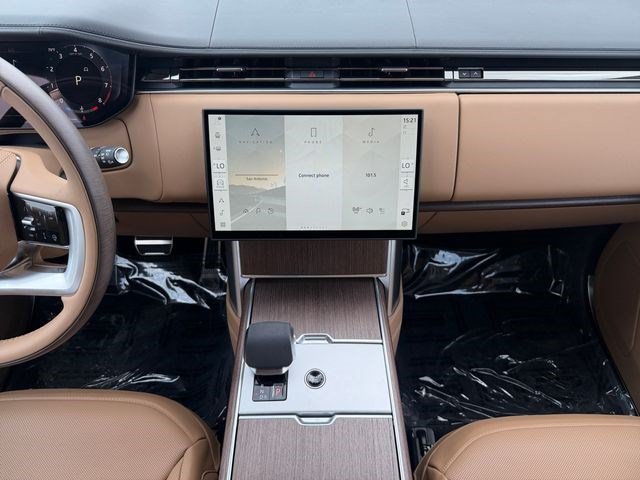 New 2026 Land Rover Range Rover Long Wheelbase SE AWD/4WD image 14