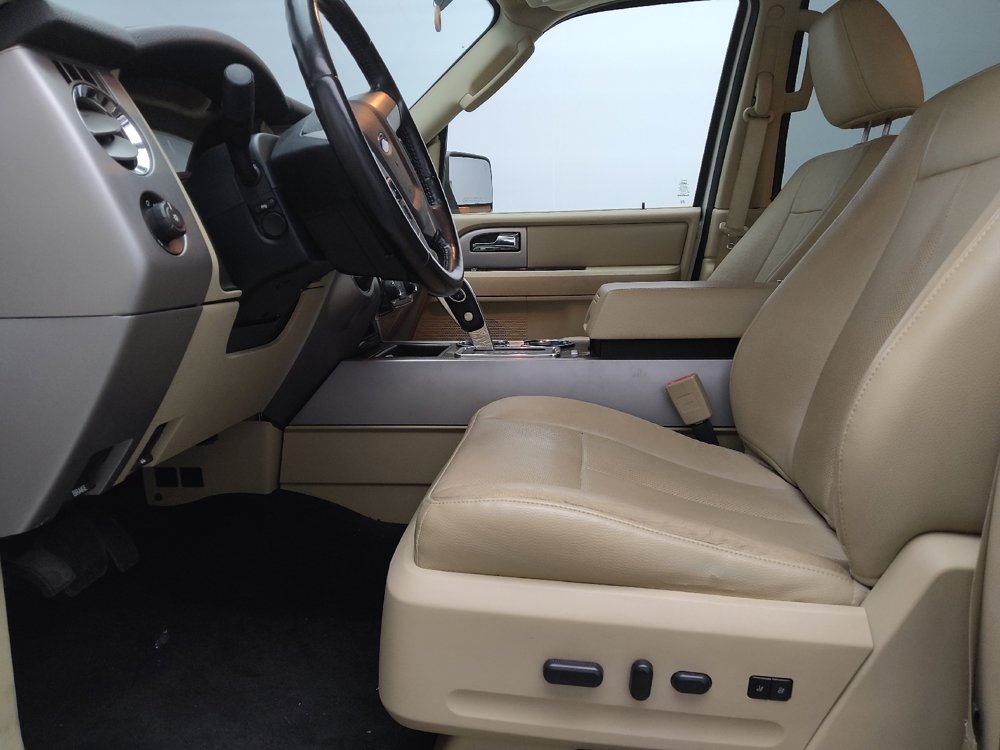 Used 2017 Ford Expedition EL Limited w/ Equipment Group 301A RWD image 17