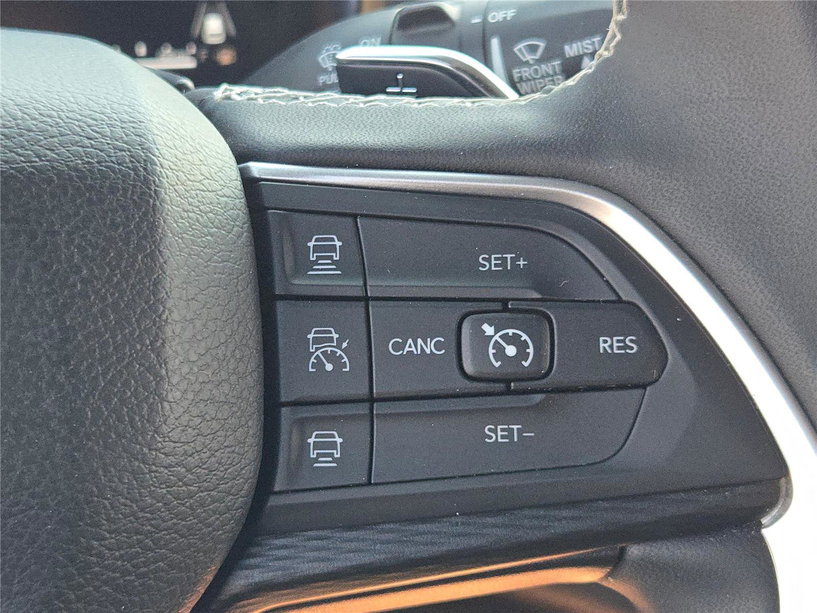 Certified 2024 Jeep Grand Cherokee Altitude image 35