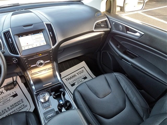 Used 2019 Ford Edge Titanium w/ Cold Weather Package image 17