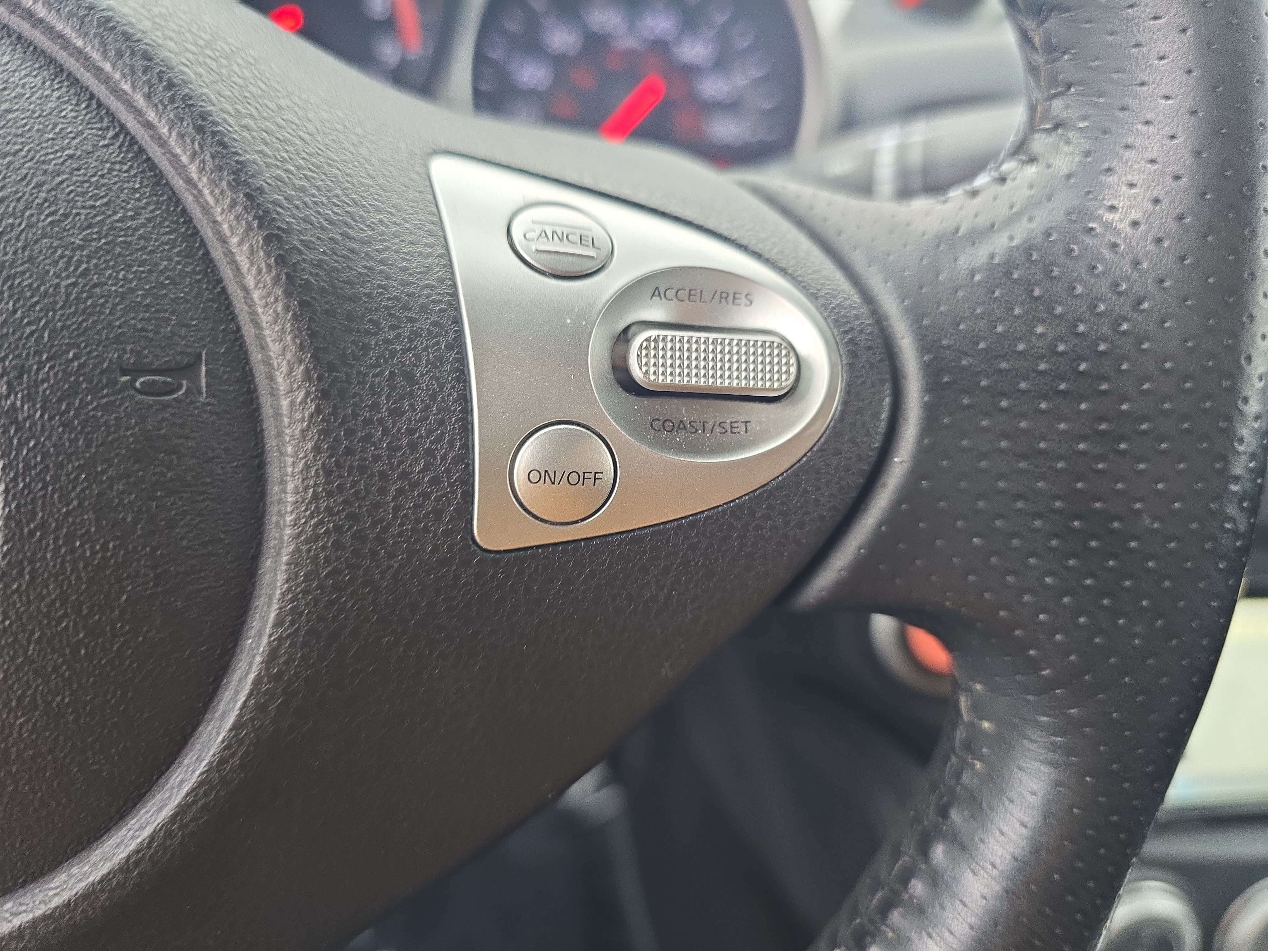 Used 2016 Nissan 370Z Coupe RWD image 15
