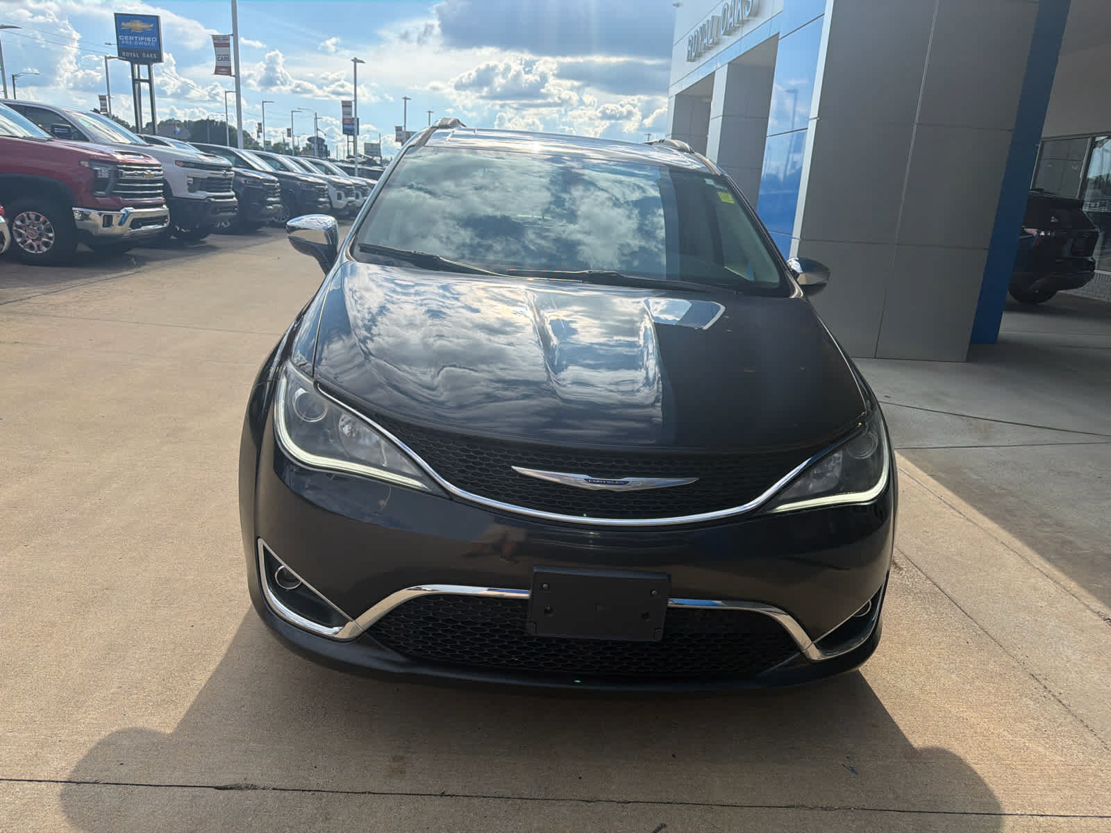 Used 2020 Chrysler Pacifica Limited FWD image 10