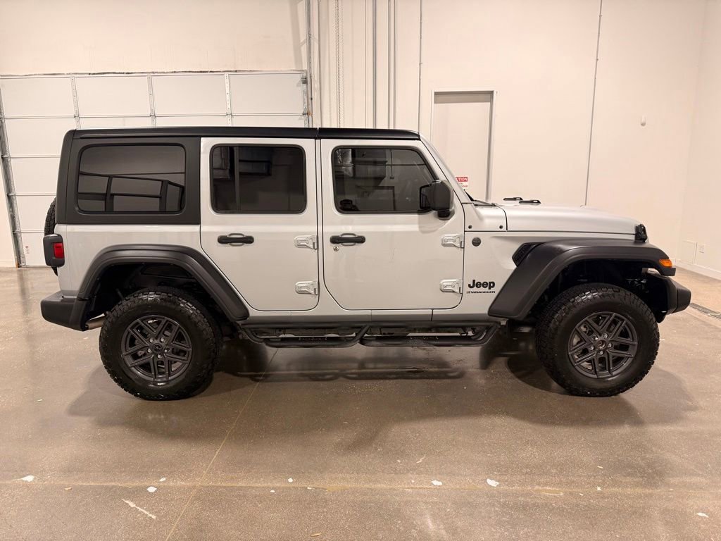 Used 2024 Jeep Wrangler Unlimited Sport AWD/4WD image 4