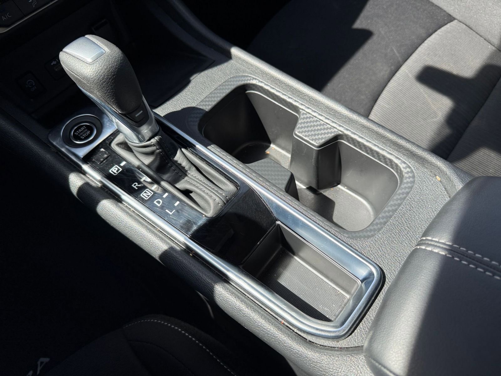 Used 2025 Nissan Sentra SV image 41