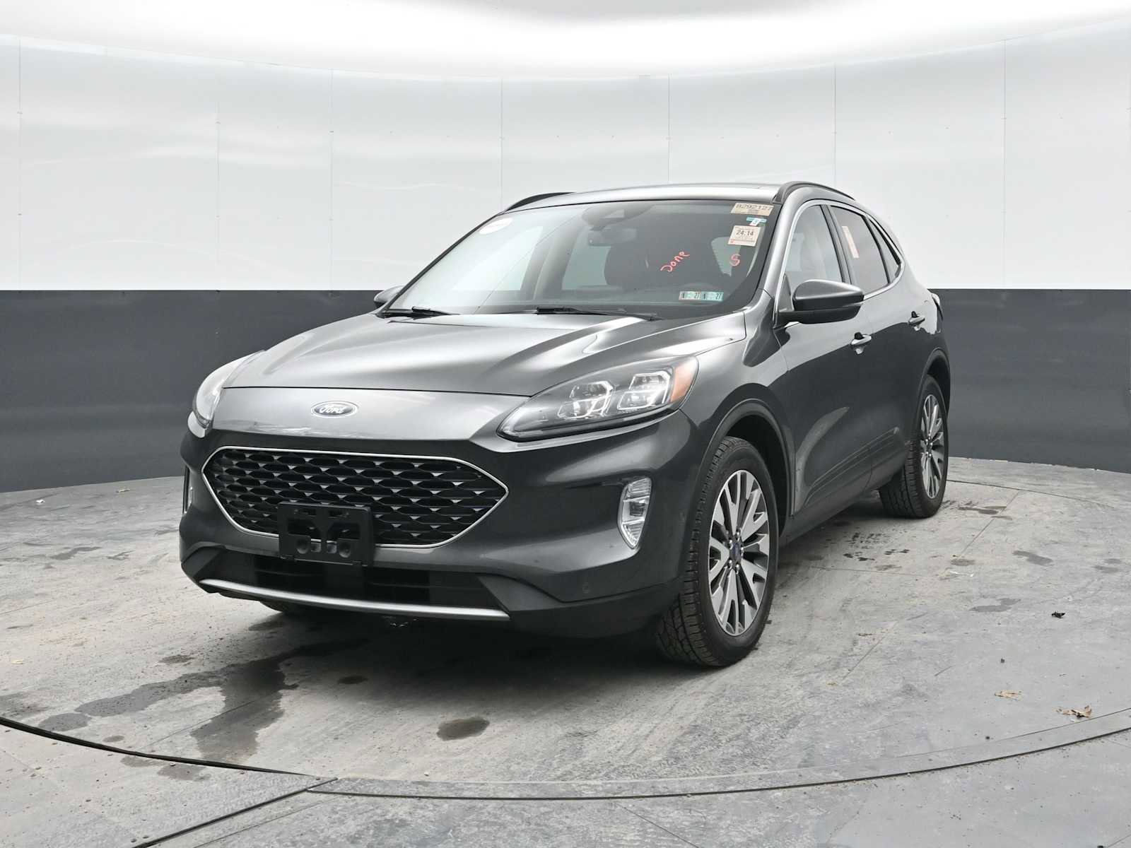 Used 2020 Ford Escape Titanium w/ Titanium Premium Package 2.0 image 5