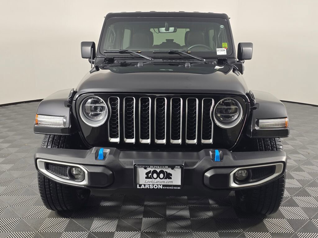 Used 2022 Jeep Wrangler Unlimited Sahara w/ Cold Weather Group image 8