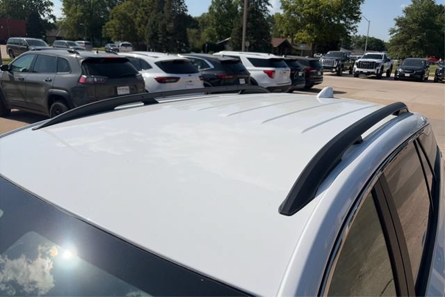 Used 2023 GMC Terrain SLE w/ Driver Convenience Package AWD/4WD image 11