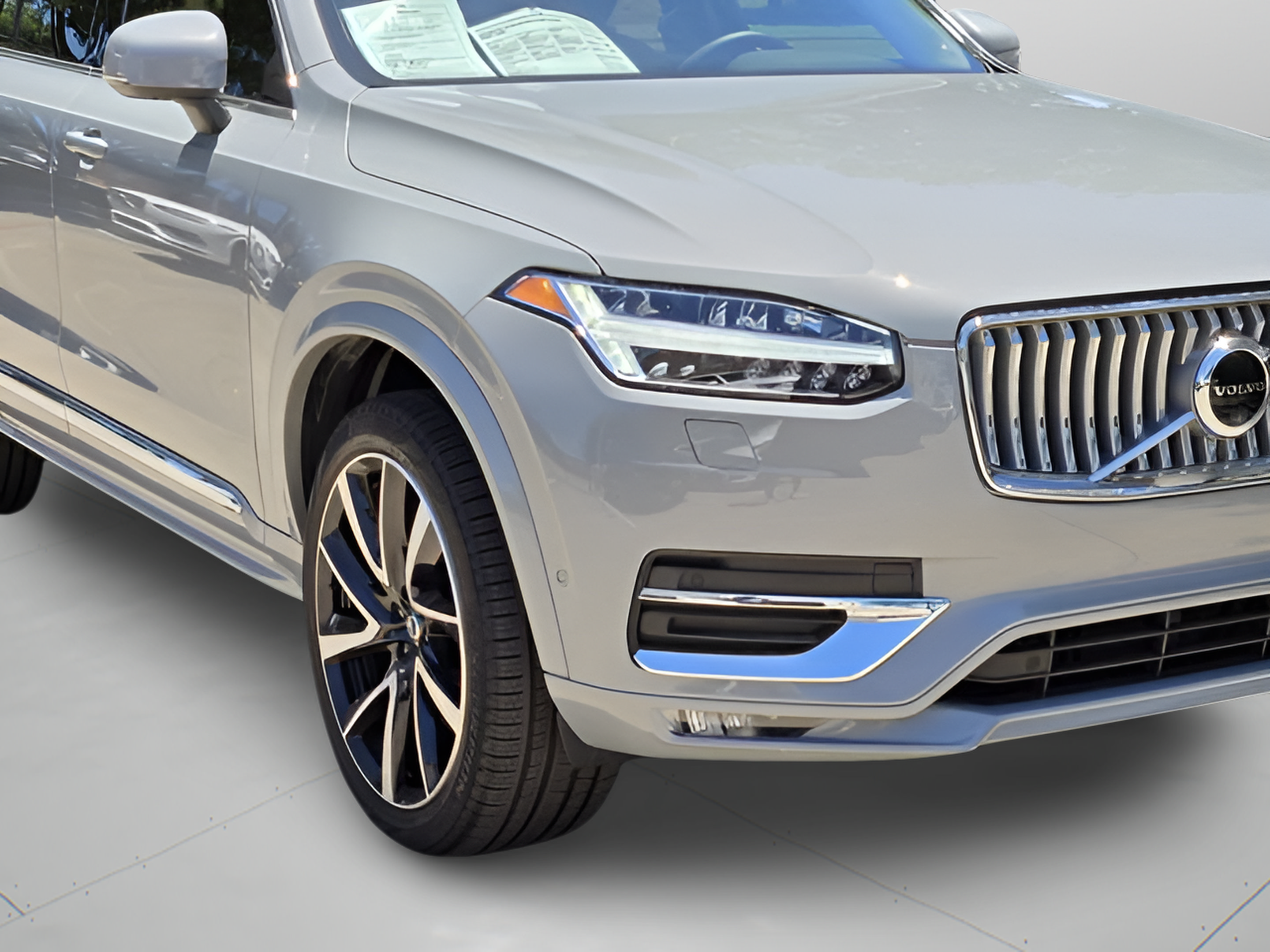Used 2025 Volvo XC90 B6 Plus w/ Protection Package Premier AWD/4WD image 4