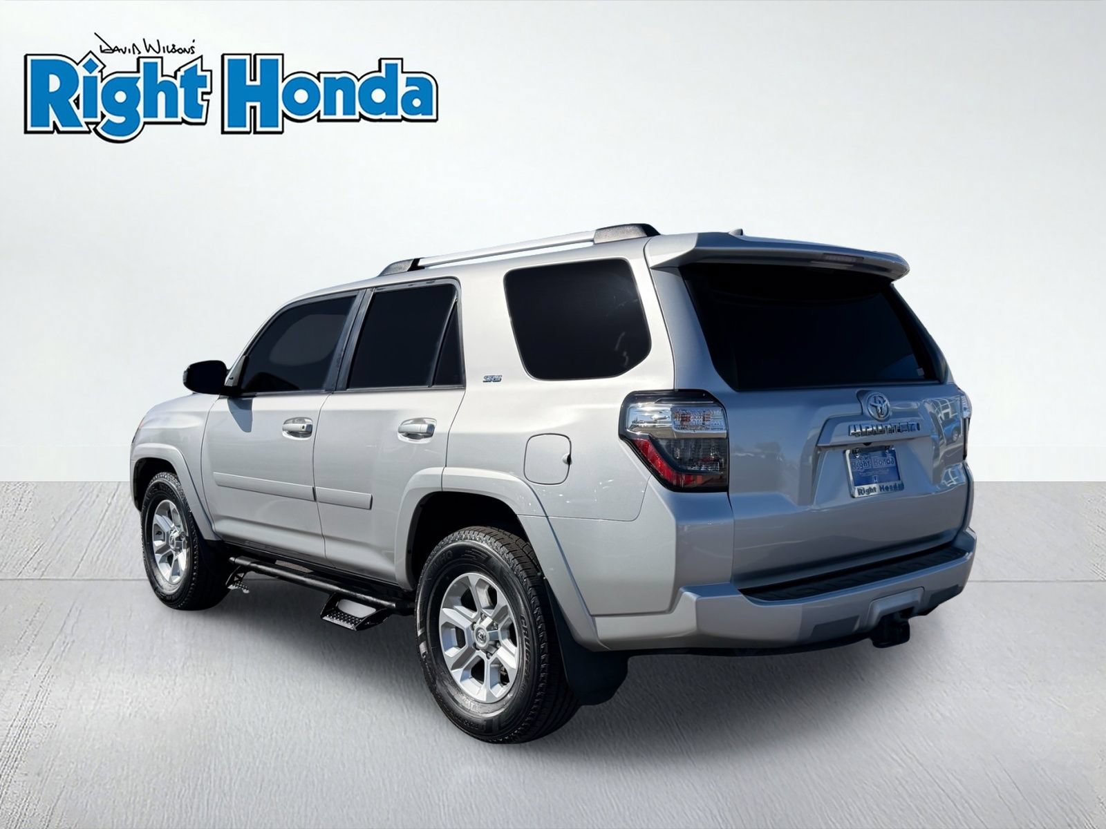 Used 2020 Toyota 4Runner SR5 RWD image 4