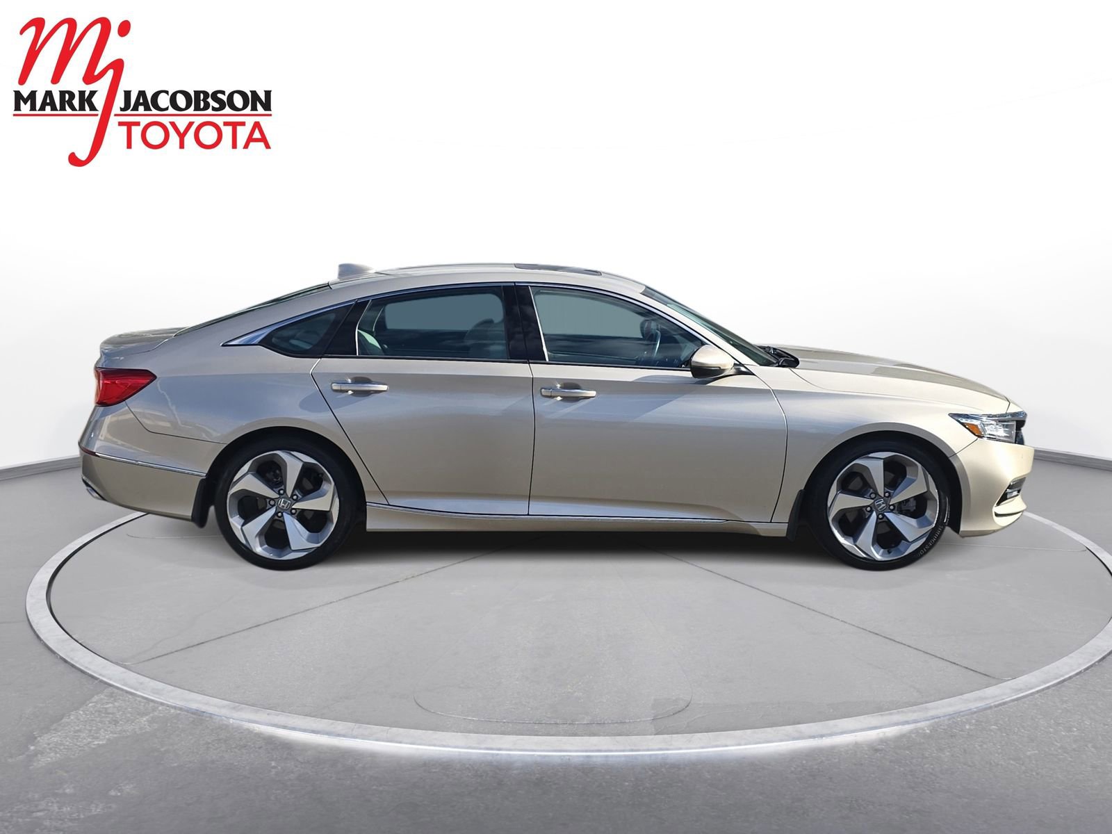 Used 2018 Honda Accord Touring image 6