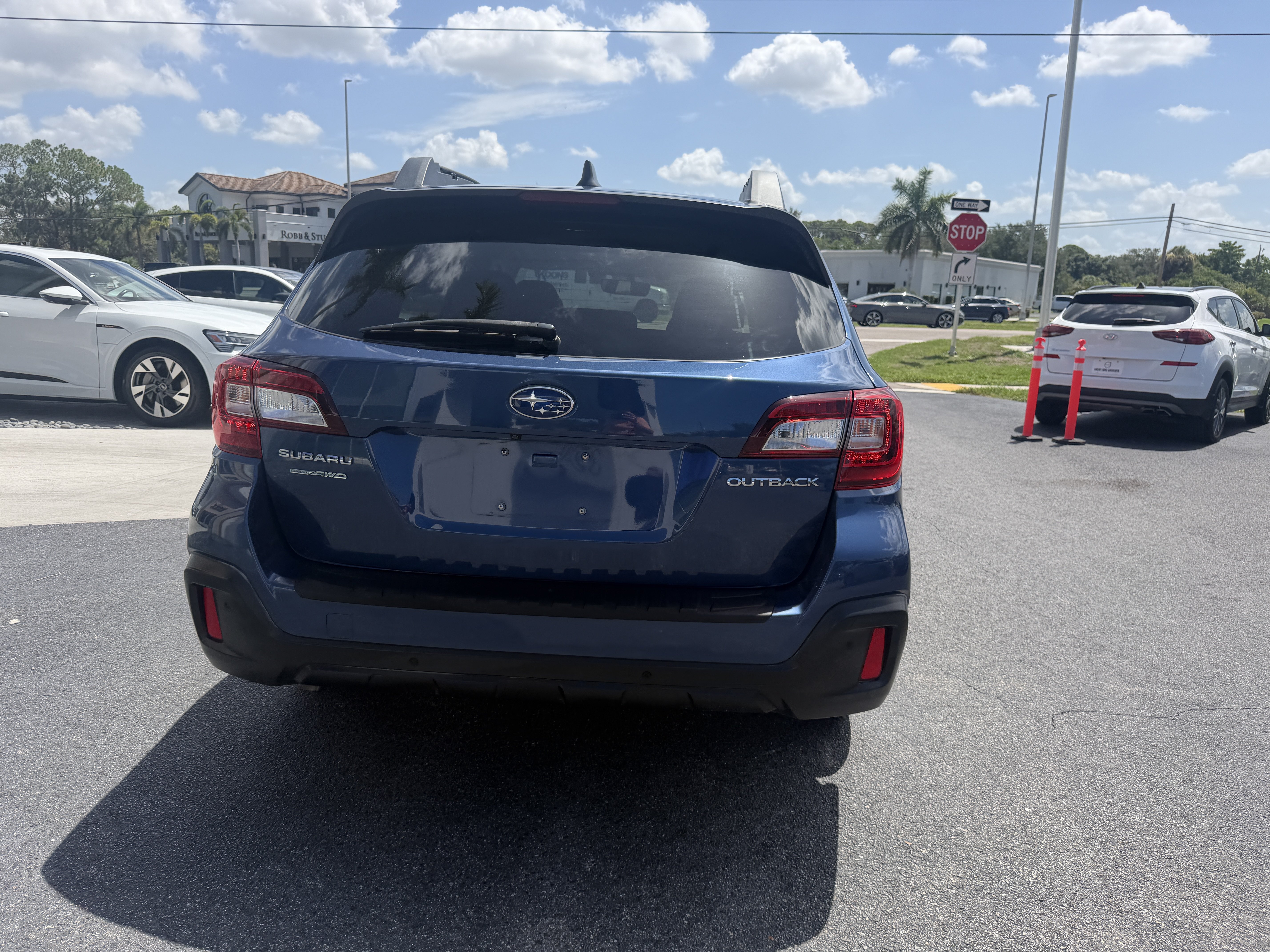 Used 2019 Subaru Outback 2.5i Limited AWD/4WD image 4