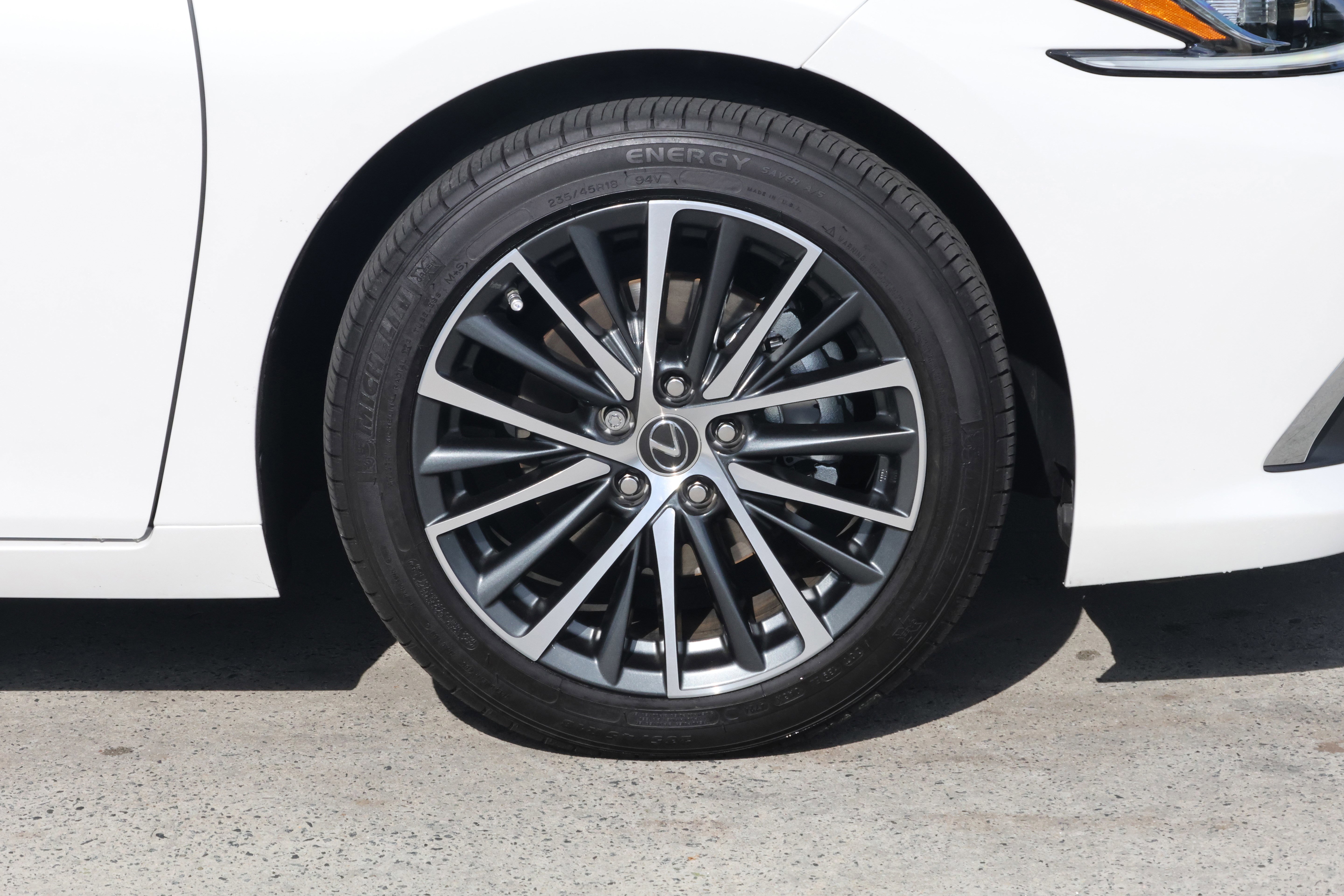 Used 2025 Lexus ES 350 w/ Premium Package image 11