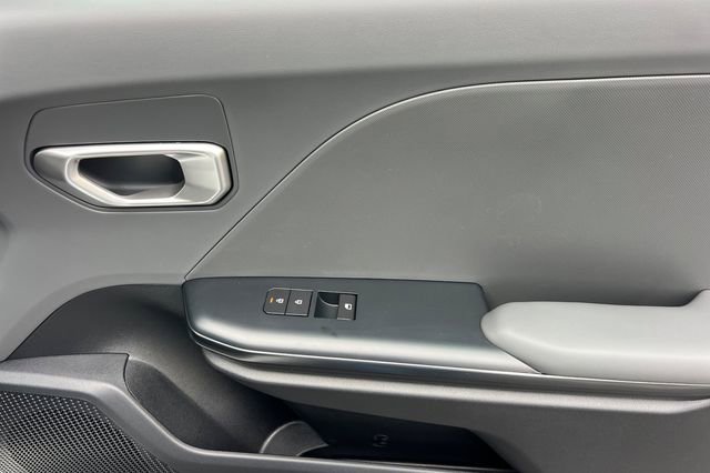 New 2025 Kia K4 LX image 19