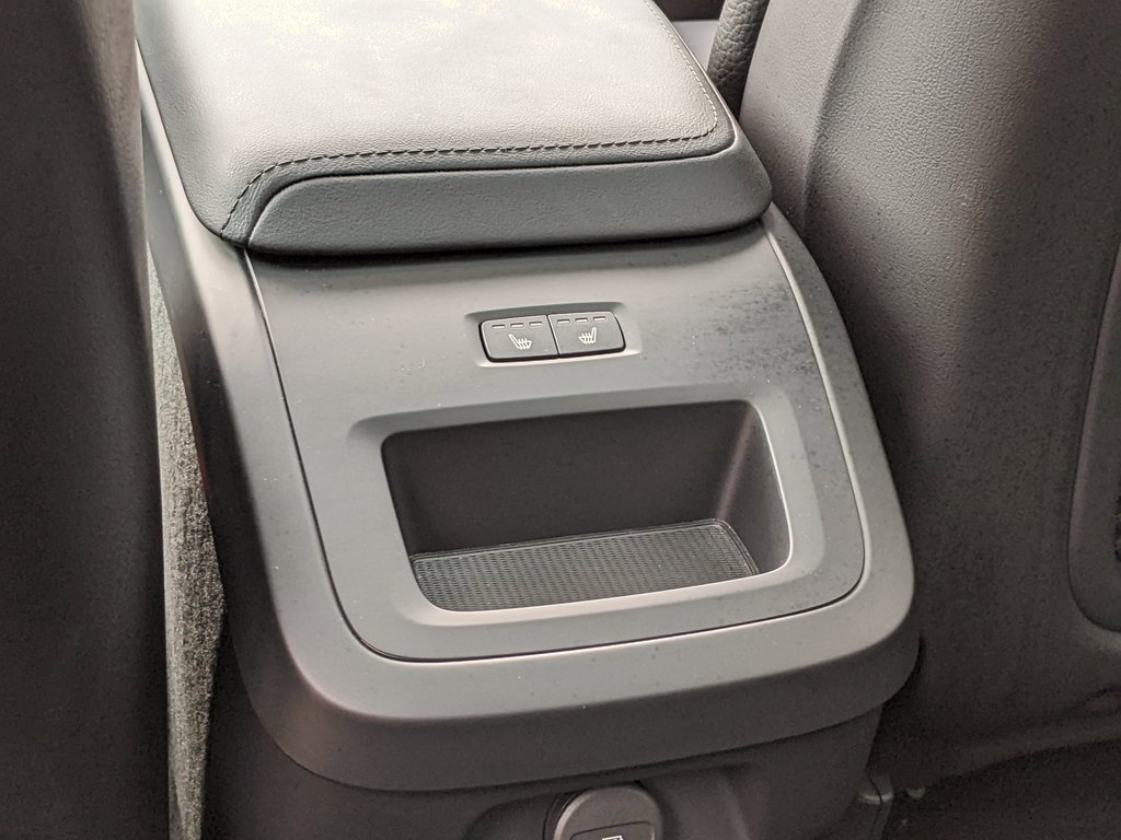 Certified 2025 Volvo V60 B5 Cross Country Plus image 24