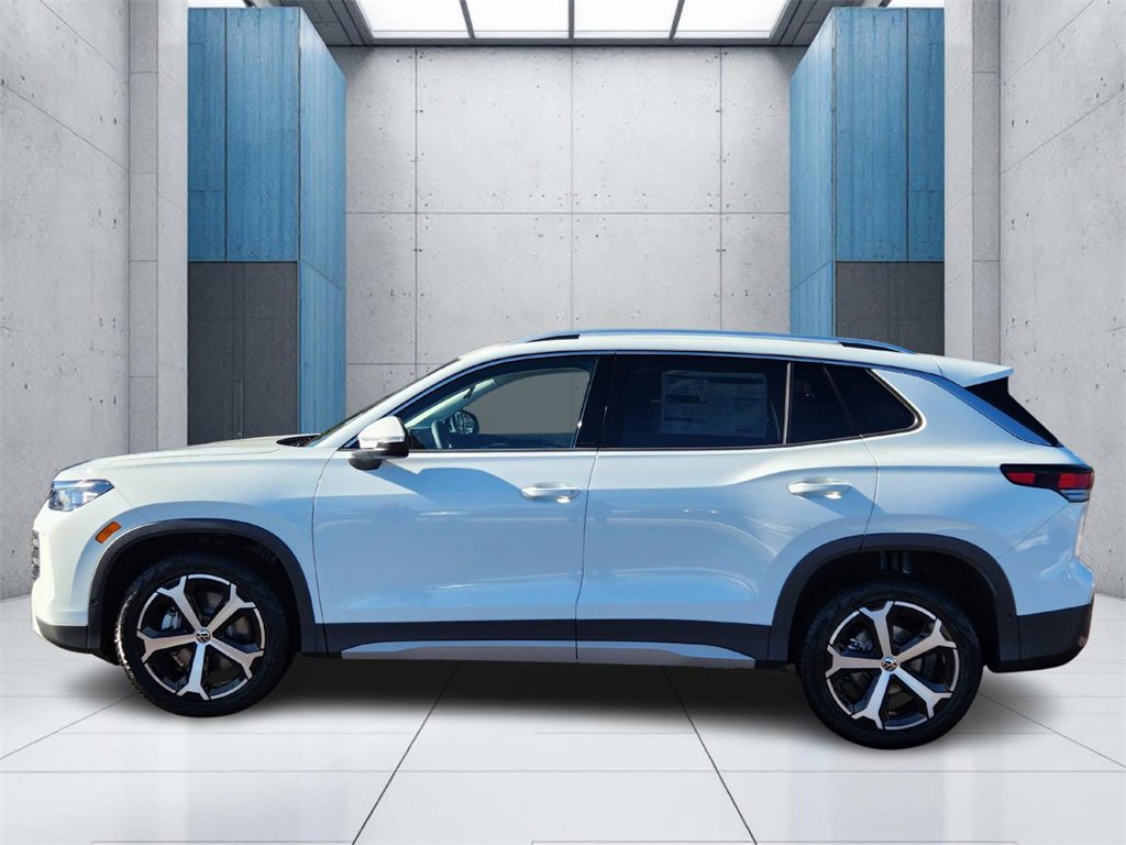 New 2025 Volkswagen Tiguan SE image 26