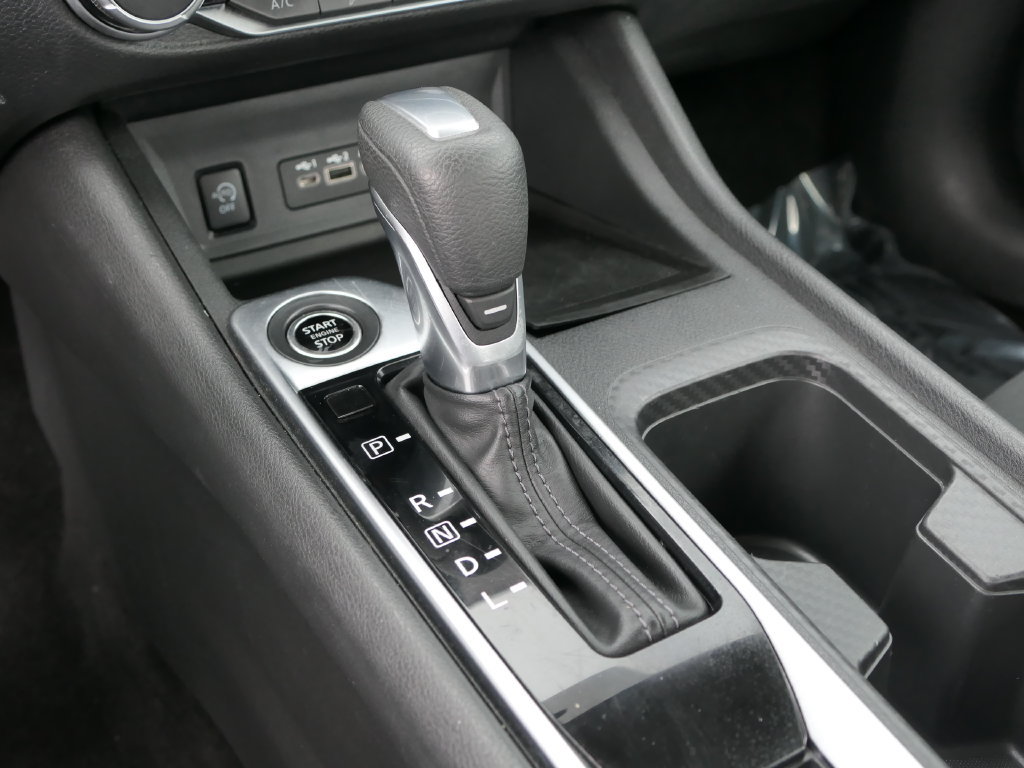 Used 2024 Nissan Sentra SV FWD image 21
