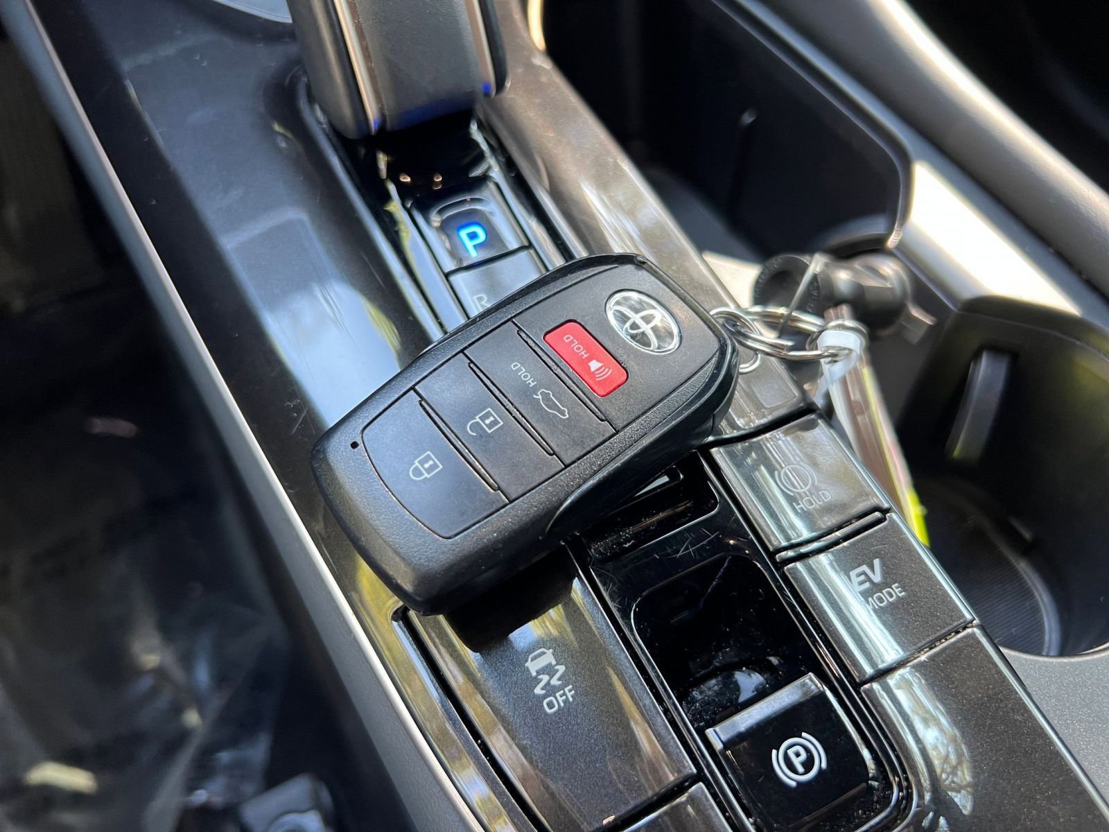 Used 2025 Toyota Crown XLE image 21