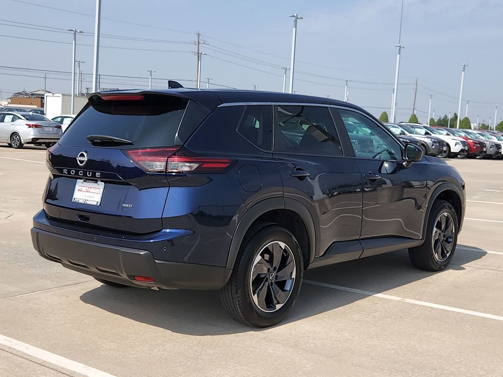 Used 2025 Nissan Rogue SV AWD/4WD image 5