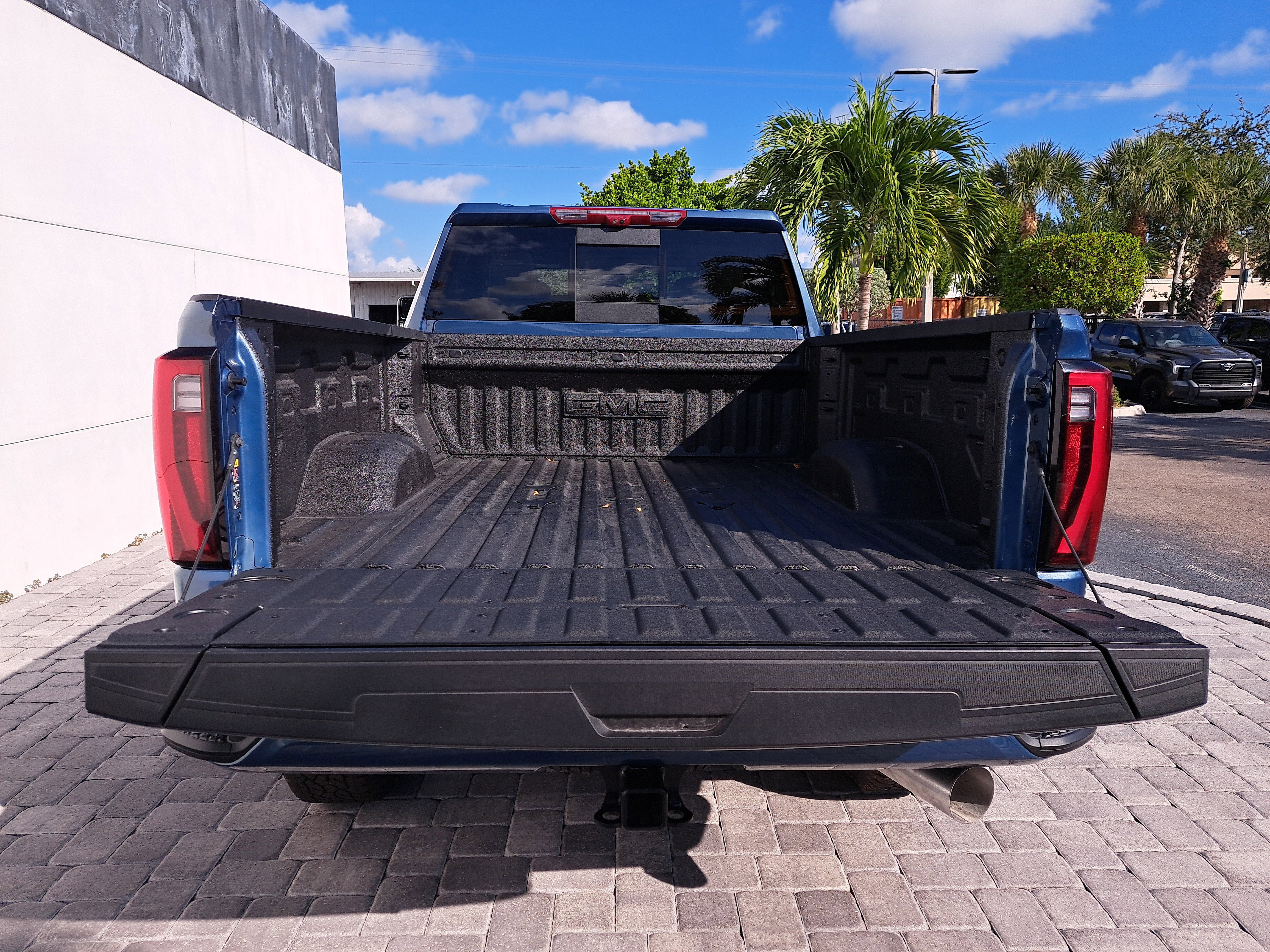 New 2026 GMC Sierra 2500 Denali w/ Denali Reserve Package image 9