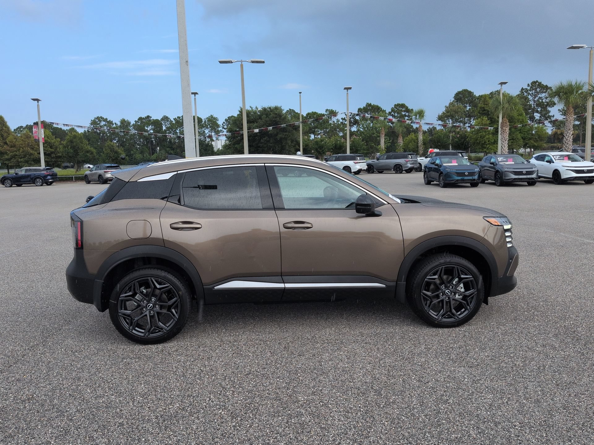 New 2026 Nissan Kicks SR FWD image 4