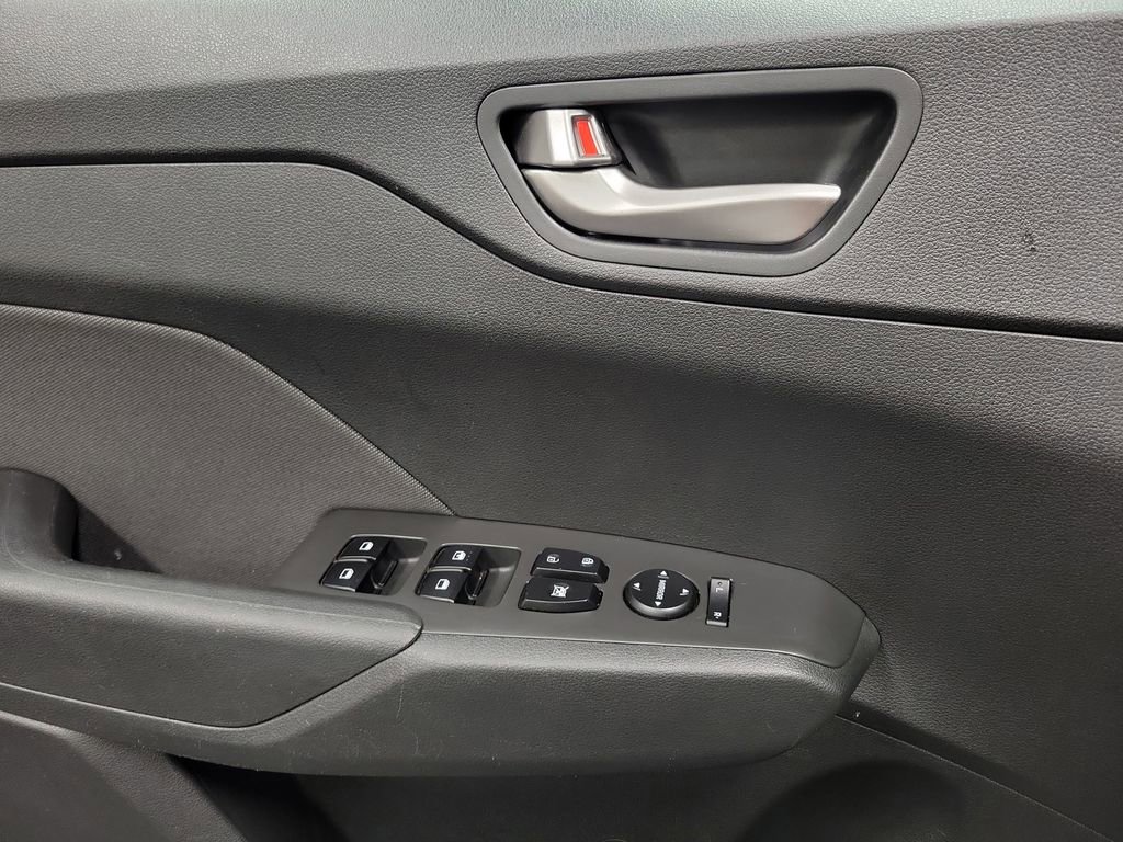 Used 2022 Hyundai Accent SE image 19