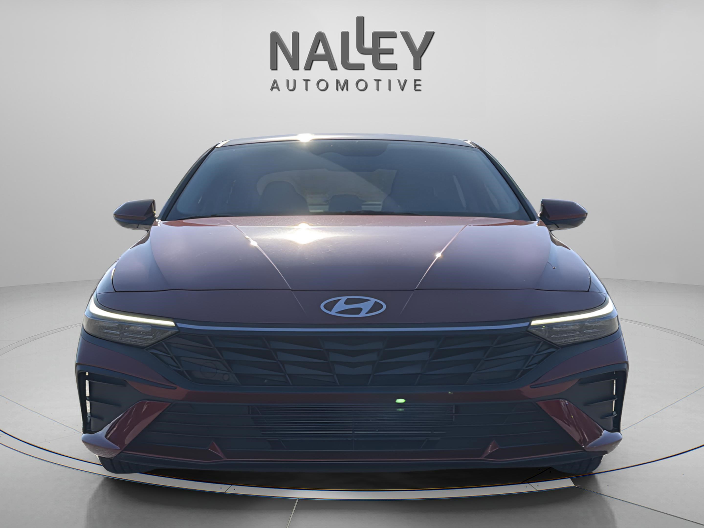 Used 2025 Hyundai Elantra SE image 5