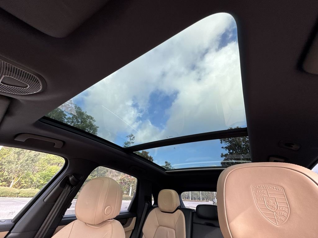 Used 2024 Porsche Cayenne S image 26