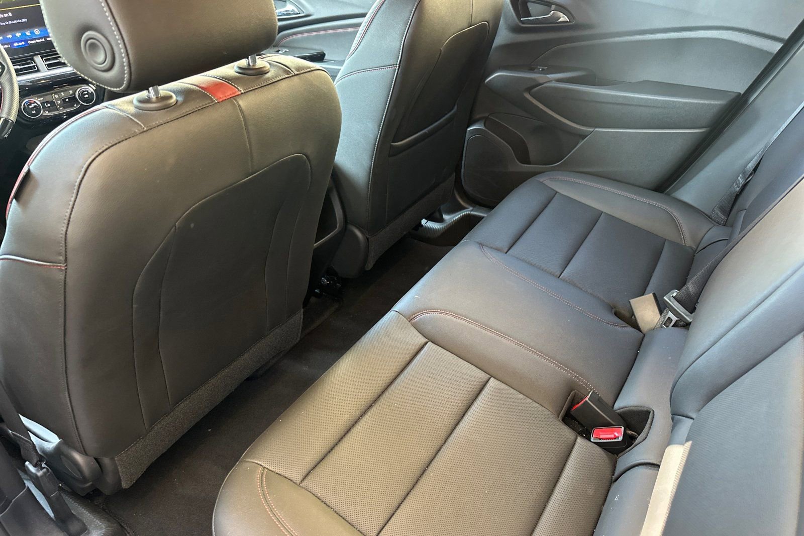 Used 2025 Chevrolet Trax RS w/ Sunroof Package image 14