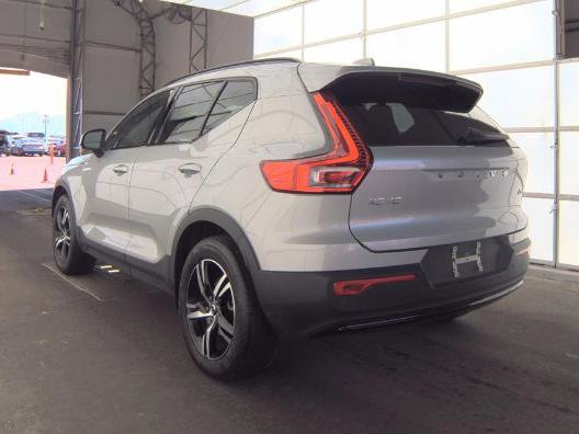 Used 2023 Volvo XC40 B5 Plus AWD/4WD image 6