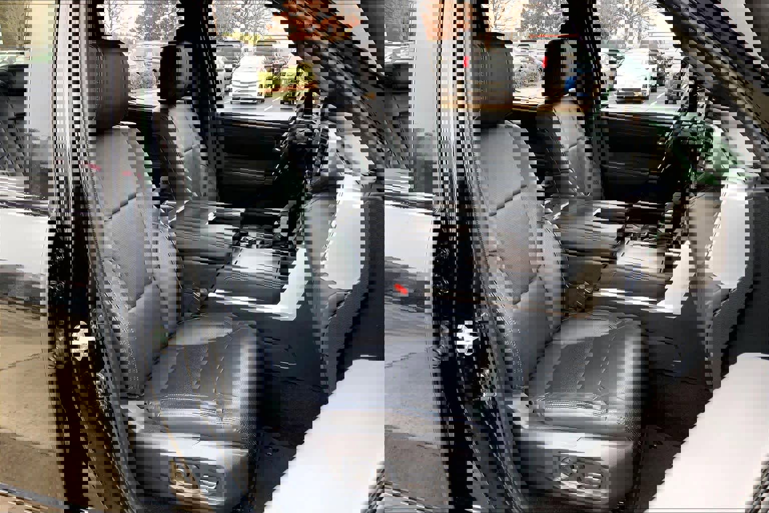 Used 2024 Toyota Tundra Platinum image 9