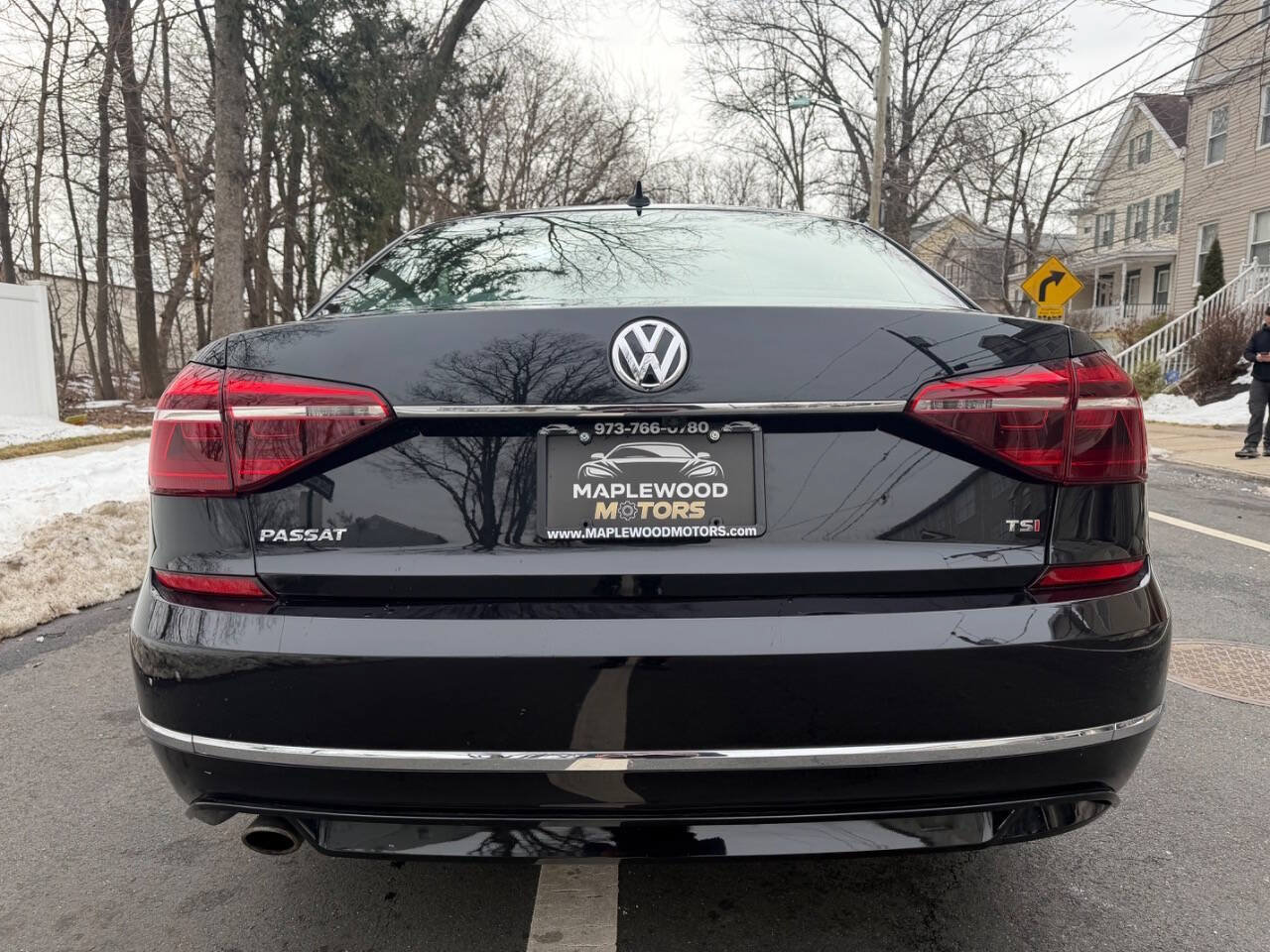 Used 2017 Volkswagen Passat 1.8T R-Line FWD image 7