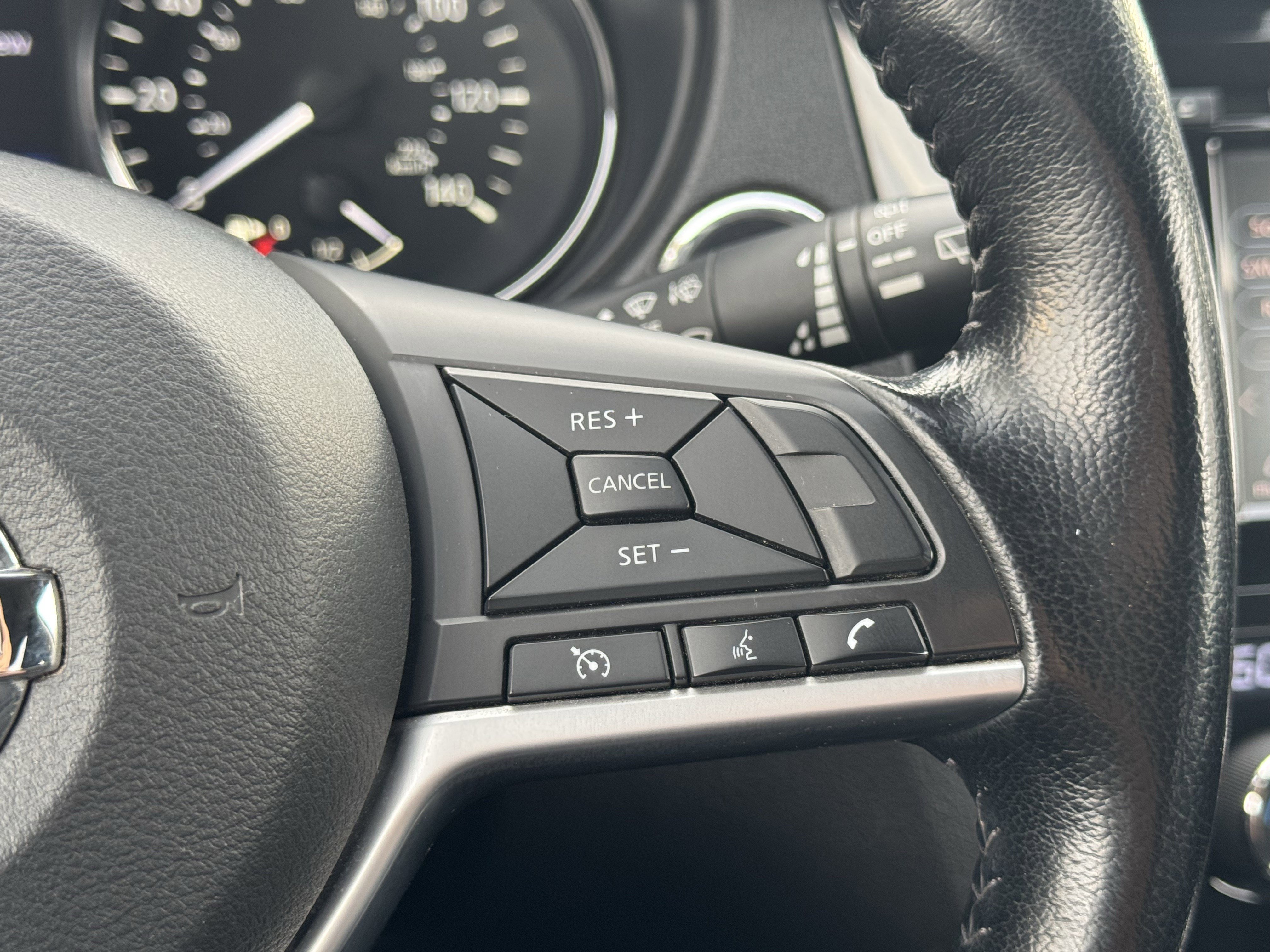 Used 2020 Nissan Rogue SV image 22