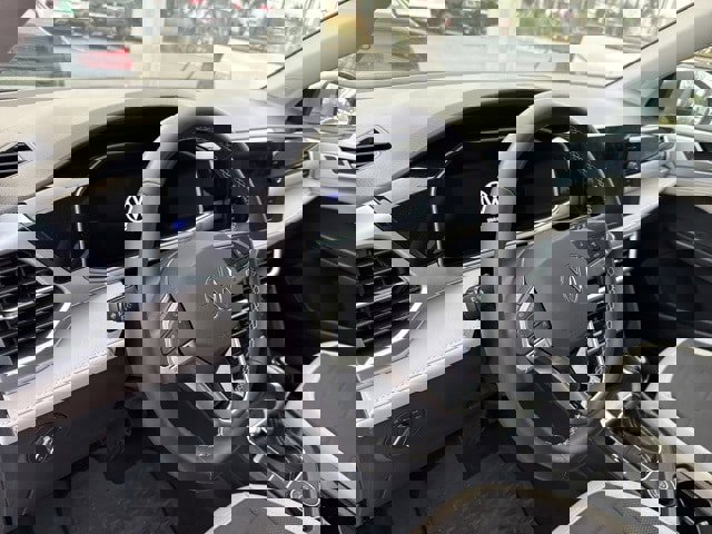 Certified 2025 Volkswagen Taos SE w/ Panoramic Sunroof Package image 17