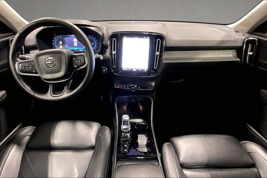 Certified 2023 Volvo XC40 B5 Plus w/ Protection Package Premier AWD/4WD image 7