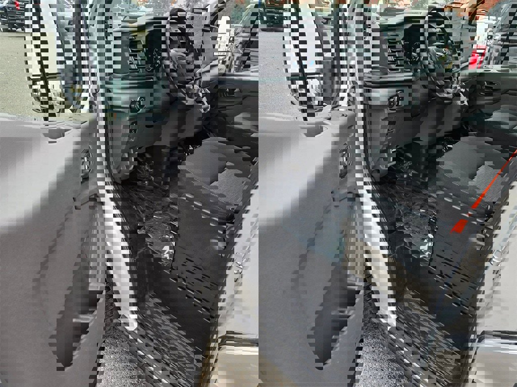 Used 2023 Ford E-Transit Low Roof image 14