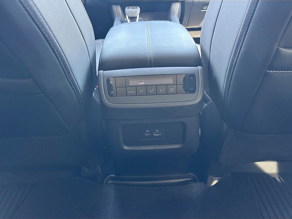 Used 2025 Nissan Pathfinder SL w/ Lighting Package (N92) image 25