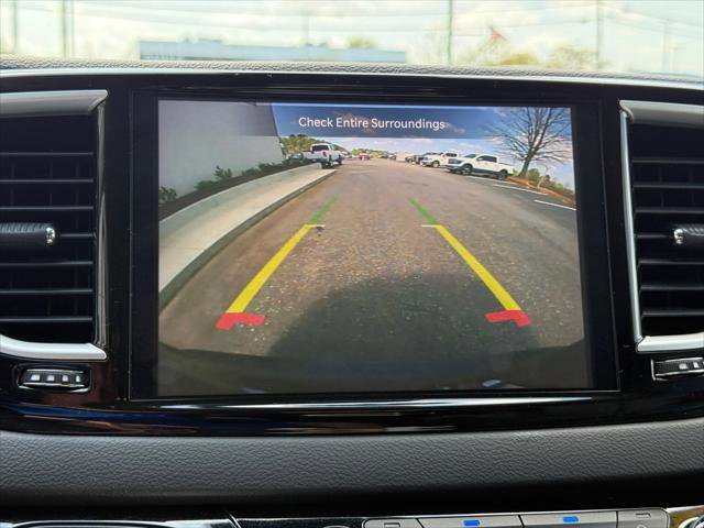 Certified 2023 Chrysler Pacifica Touring-L image 36